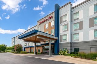 Hampton Inn Airport Century Place