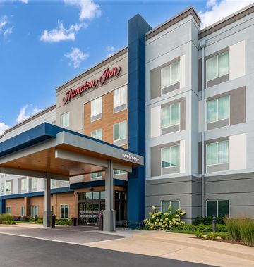 Hampton Inn Airport Century Place