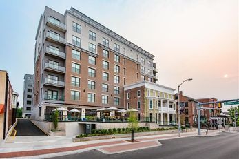 Hyatt Place Newark Main Street