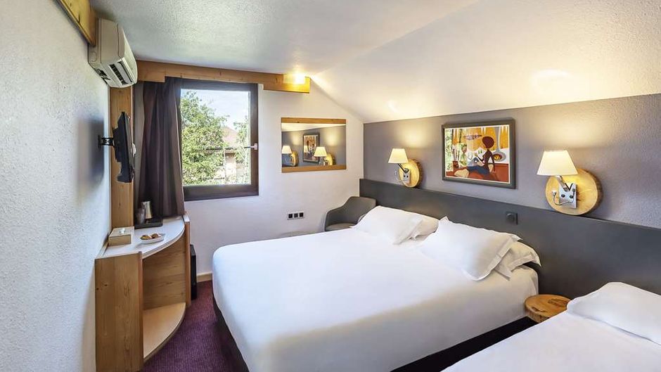 Sure Hotel by Best Western Annecy Room