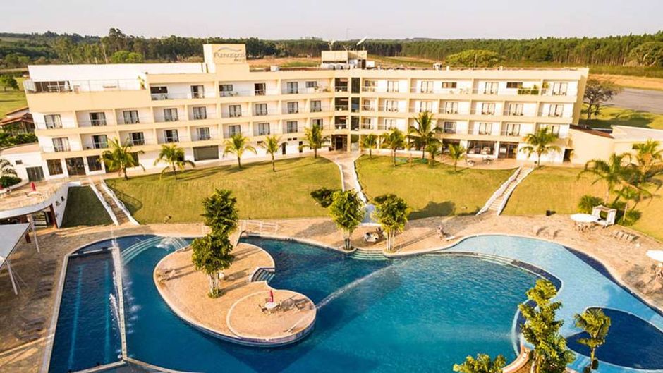 Ramada by Wyndham Furnaspark Exterior