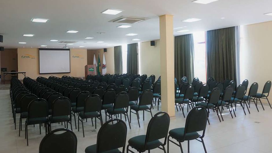 Ramada by Wyndham Furnaspark Meeting