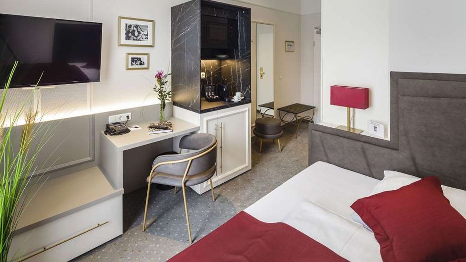 Star-Apart Hansa Hotel Room