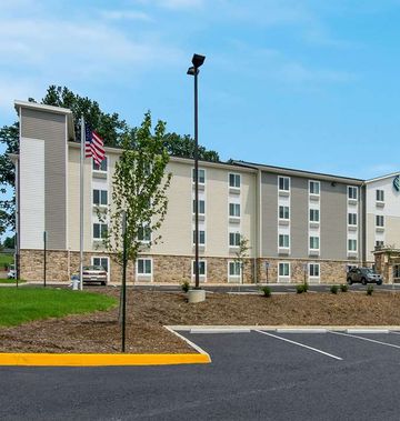WoodSpring Suites