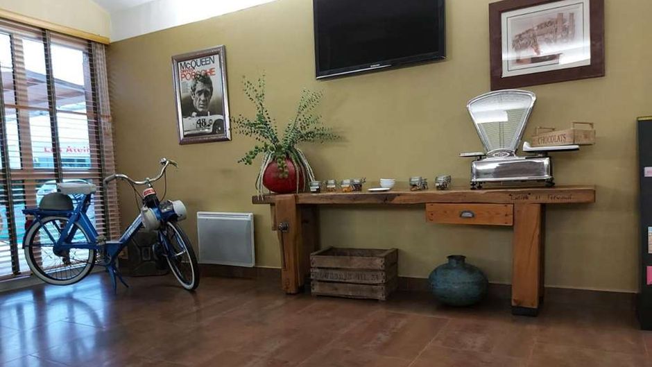 Atoll Hotel Lobby