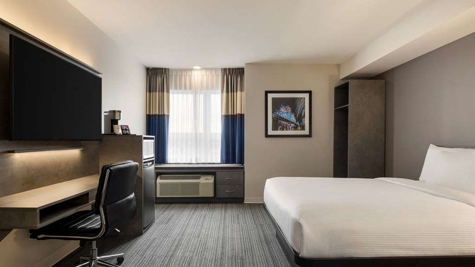 Microtel Inn & Suites by Wyndham Room