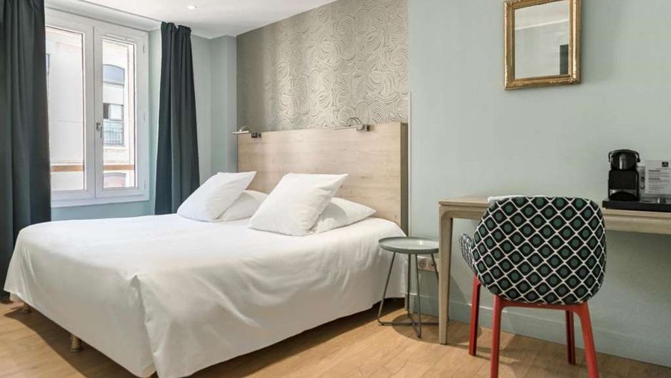 Grand Hotel Dauphine Room