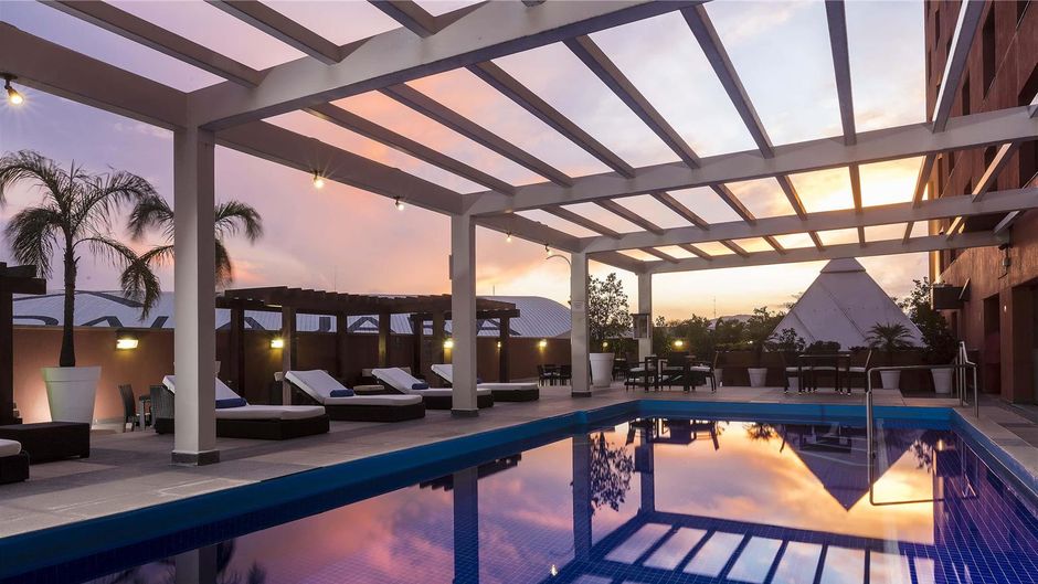 Barcelo Guadalajara Pool