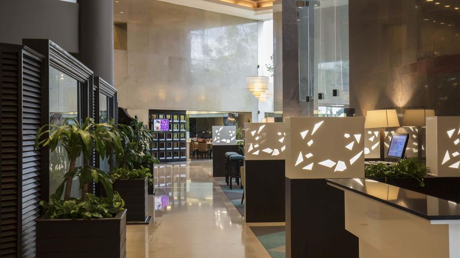 Barcelo Guadalajara Lobby