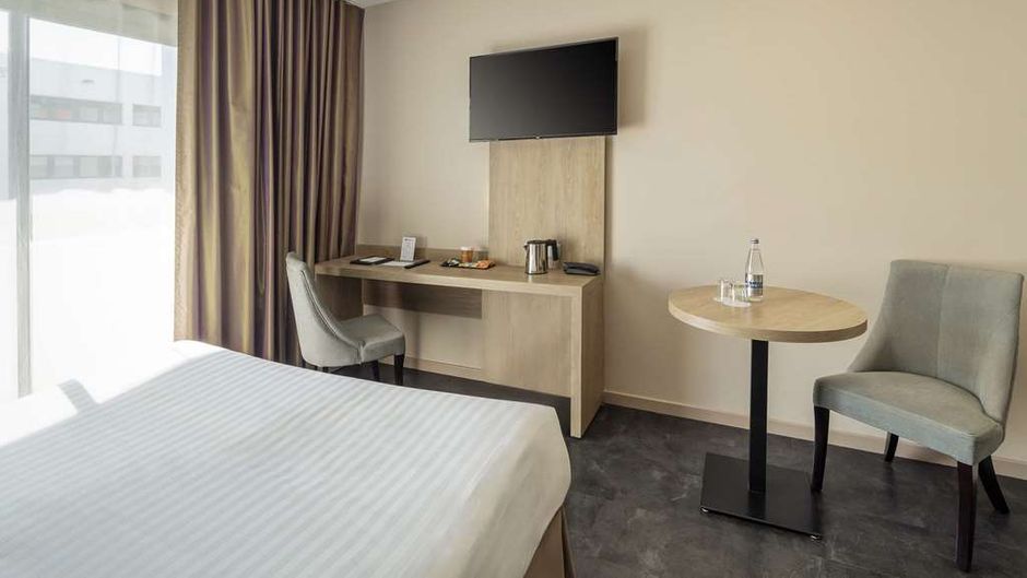 Best Western Les Aureliades Room