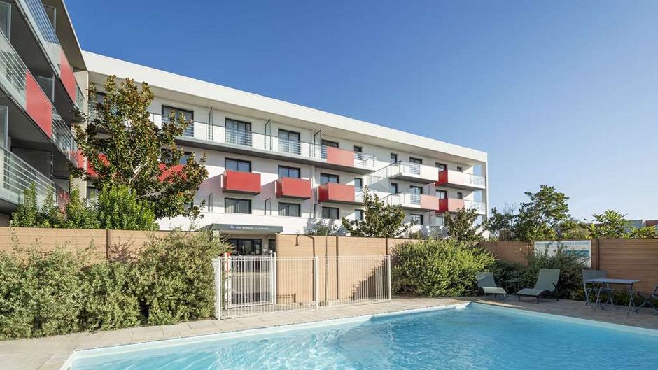Best Western Les Aureliades Pool