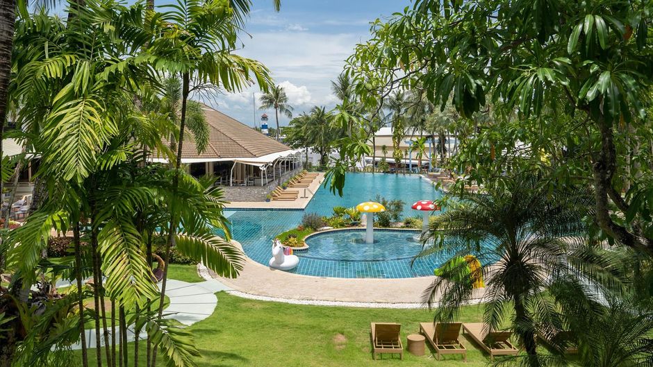 NH Boat Lagoon Phuket Resort Pool