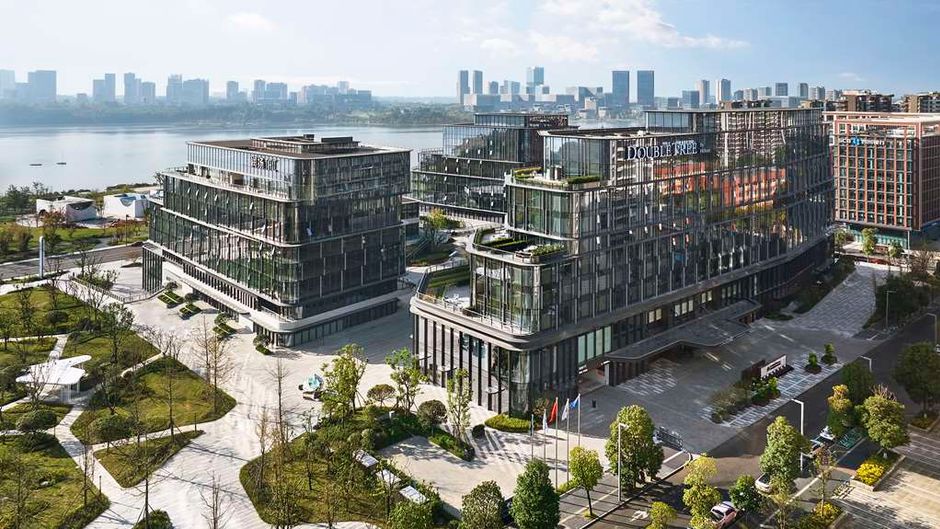 DoubleTree Chengdu Xinglong Lake Exterior