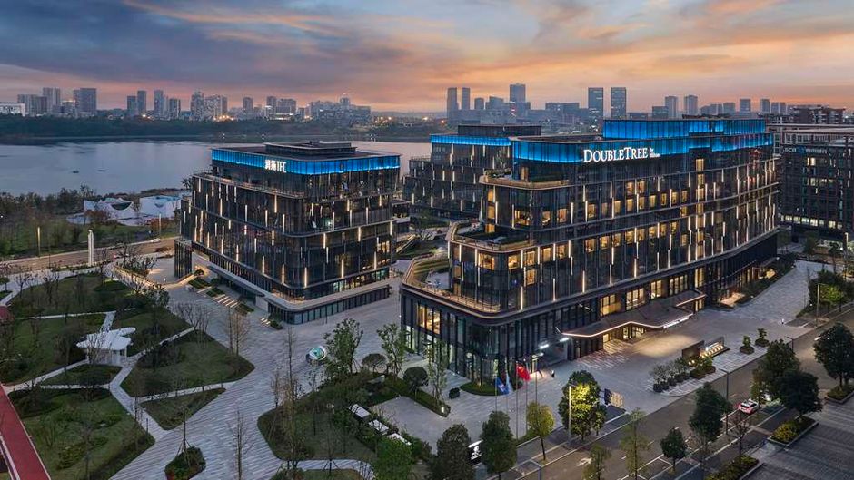 DoubleTree Chengdu Xinglong Lake Exterior