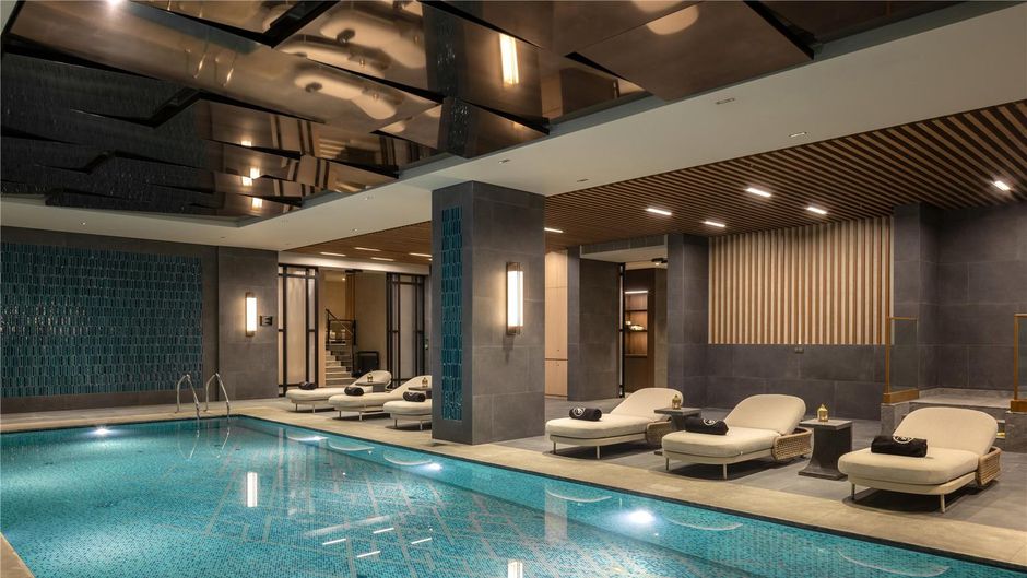 Hilton Istanbul Airport Pool