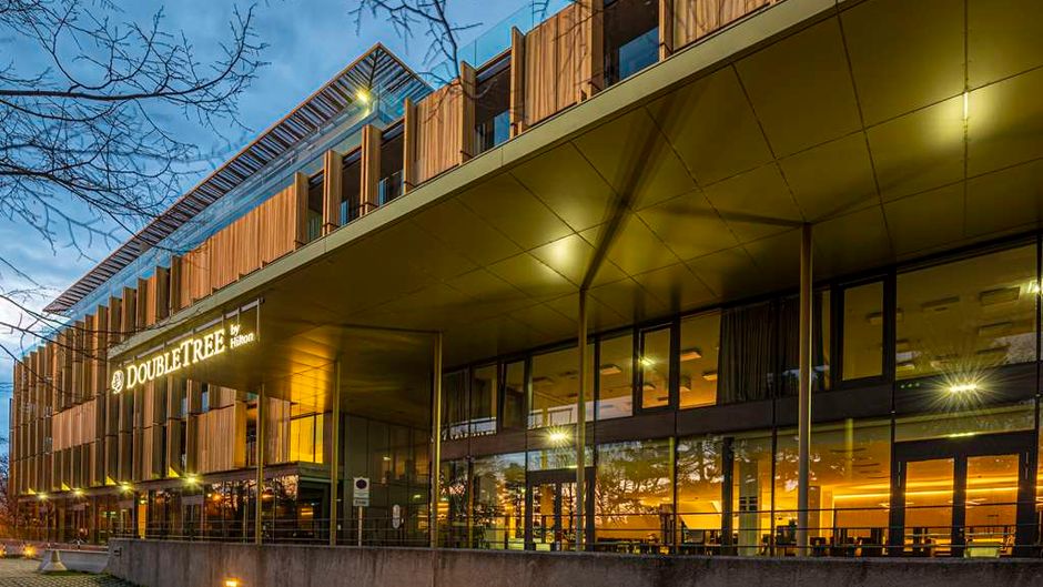 DoubleTree by Hilton Vienna Schonbrunn Exterior