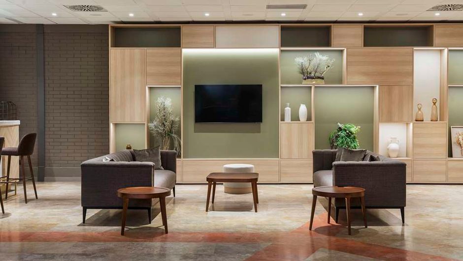 Hilton Garden Inn Bologna North Lobby
