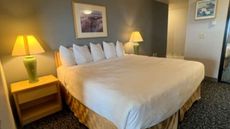 Lighthouse Suites Inn