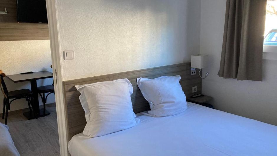 Good Hotel Marseille Aubagne Room