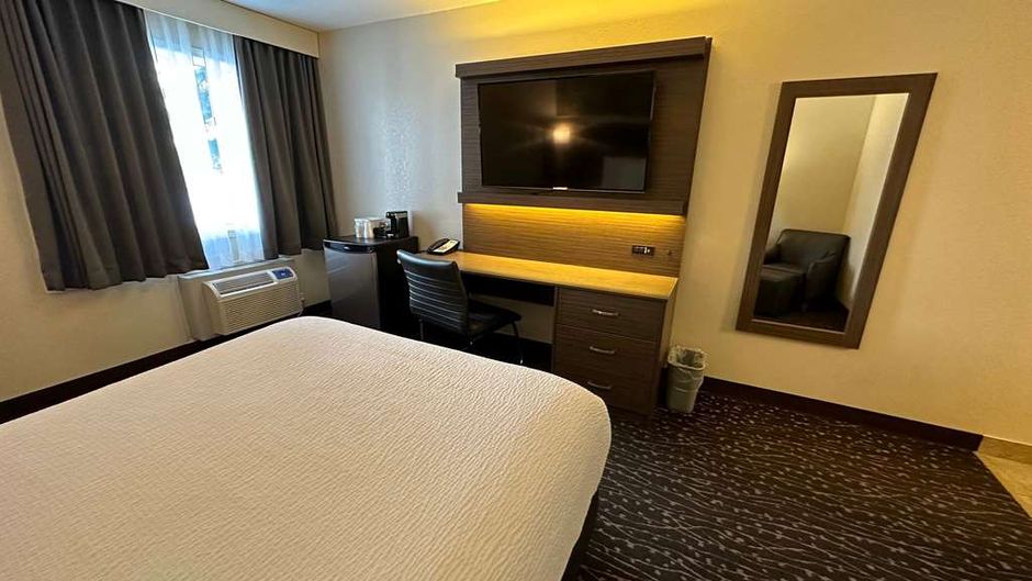 Days Inn & Conference Centre Room