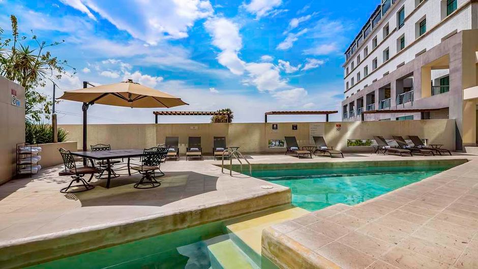 Hilton Queretaro Pool