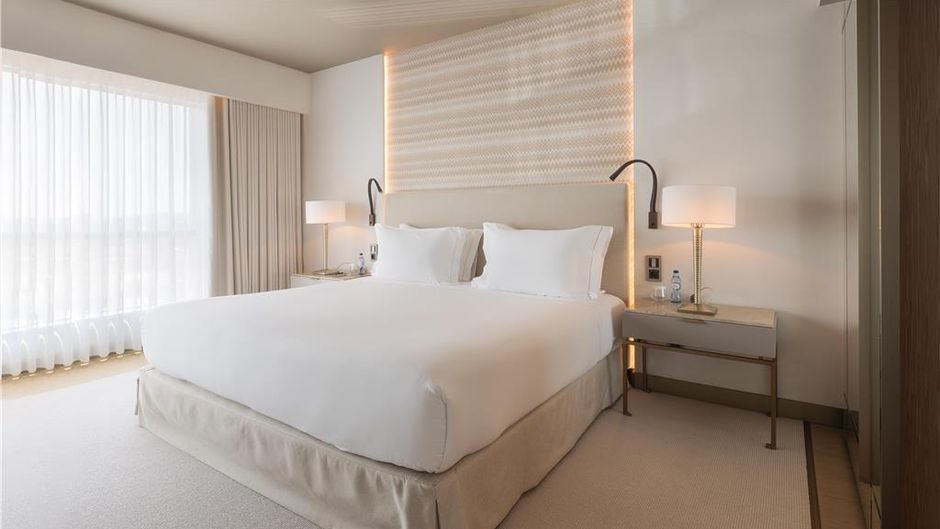 EPIC SANA Marques Hotel Suite