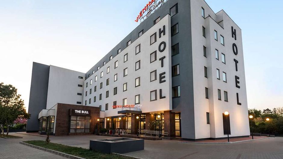 Vienna House Easy by Wyndham Airport Exterior