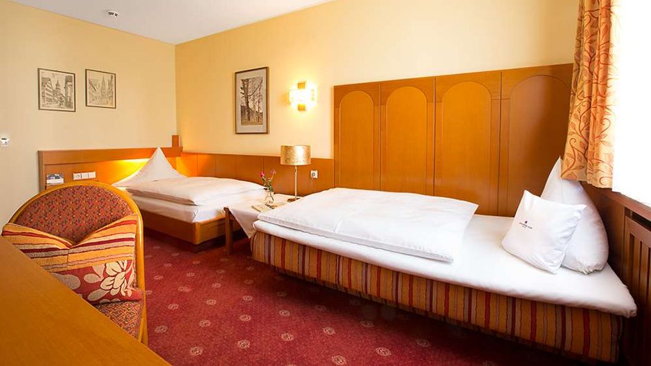 AKZENT-Hotel Altdorfer Hof Room