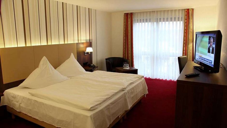 Lobinger Park Hotel Room
