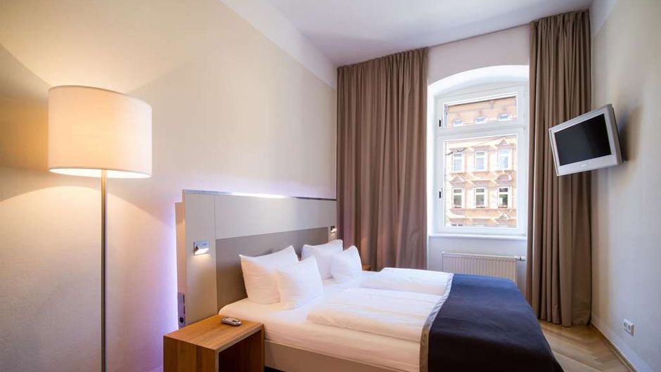 Qube Hotel Bergheim Room