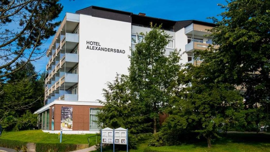 Hotel Alexandersbad Exterior