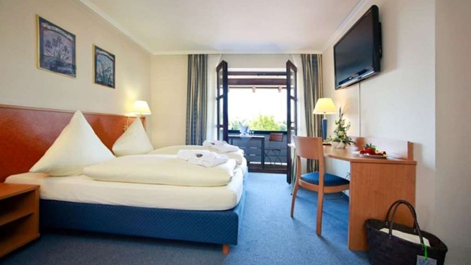 Schmelmer Hof Hotel Room