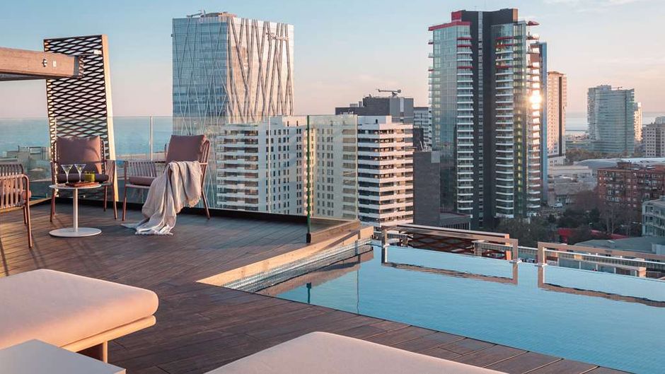 TEMBO Barcelona Pool