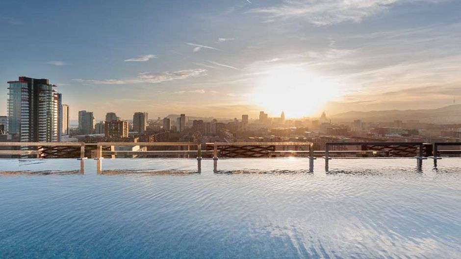 TEMBO Barcelona Pool