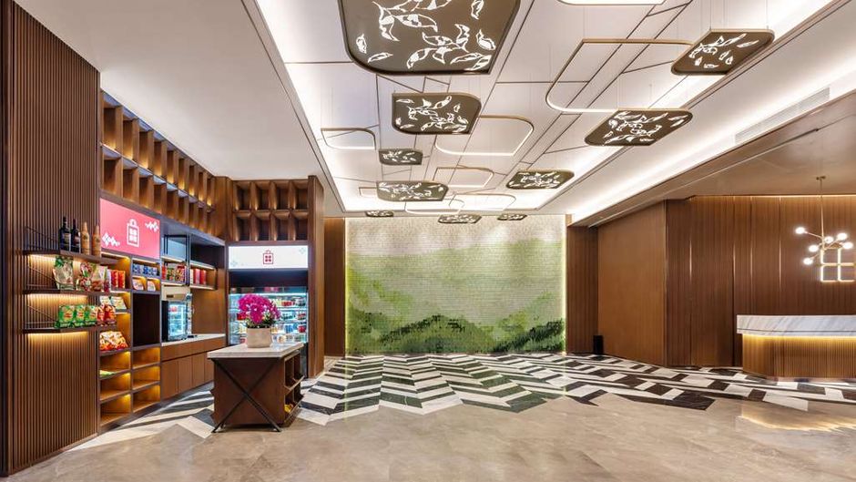 Hilton Garden Inn High-Speed Railway Stn Lobby