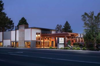 Waypoint Hotel