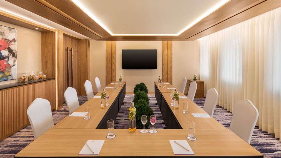 Ramada Encore by Wyndham Indore Nipania Meeting