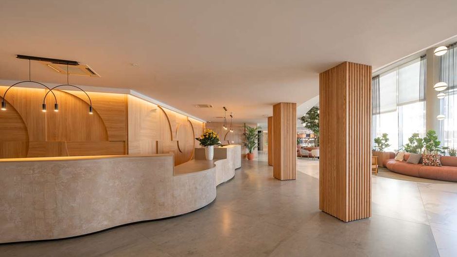 Doubletree by Hilton Malta Lobby