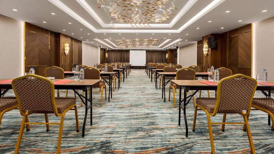 Ramada by Wyndham Istanbul Umraniye Ballroom