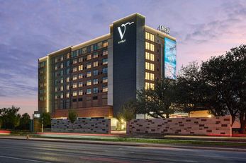 Lively Hotel on Oak-Tapestry by Hilton