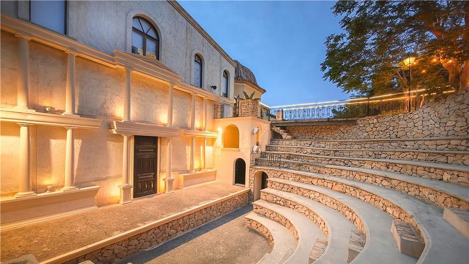 Occidental Pueblo Acantilado Meeting