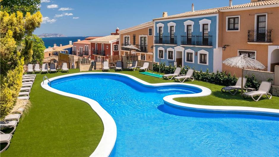 Occidental Pueblo Acantilado Pool