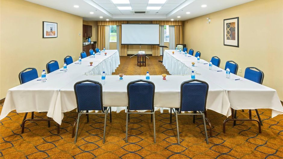 Comfort Inn and Suites Kincardine Meeting