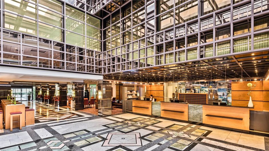 Lindner Hotel Duesseldorf Seestern Lobby