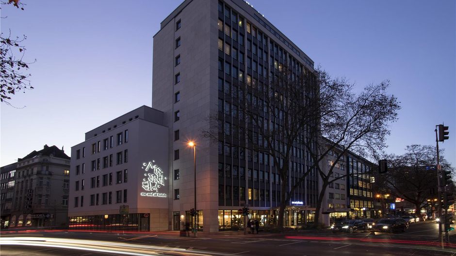 me and all hotel dusseldorf Exterior