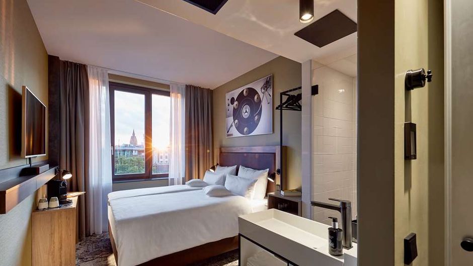 me and all hotel hannover Room