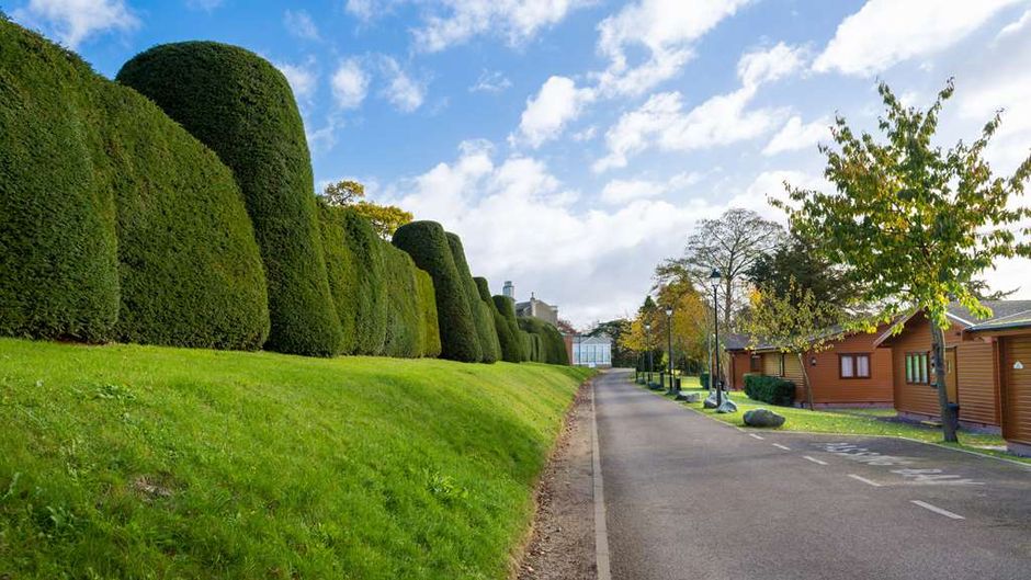 Wychnor Park Country Club Exterior