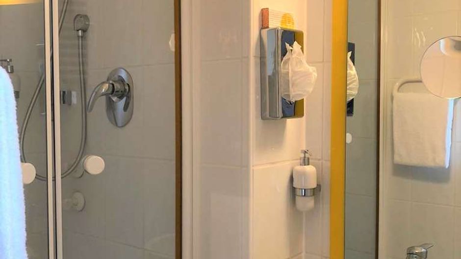 Hotel Gude Room