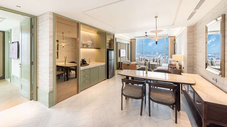 Eastin Grand Hotel Phayathai Suite