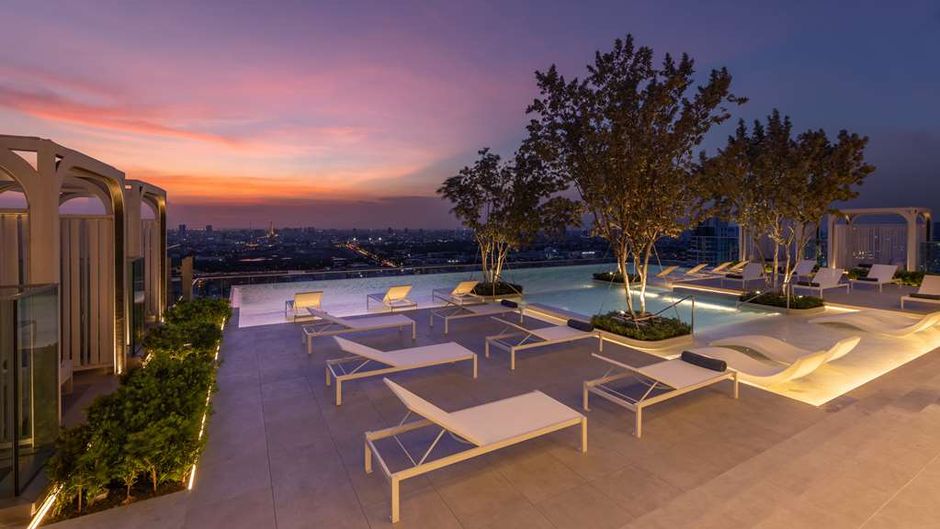 Eastin Grand Hotel Phayathai Pool